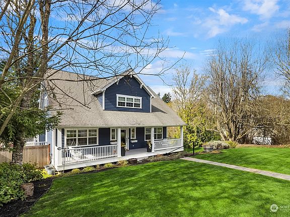 3rd image of 2299 Douglas Drive NE