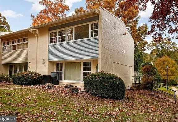 5th image of 5049 Americana Dr