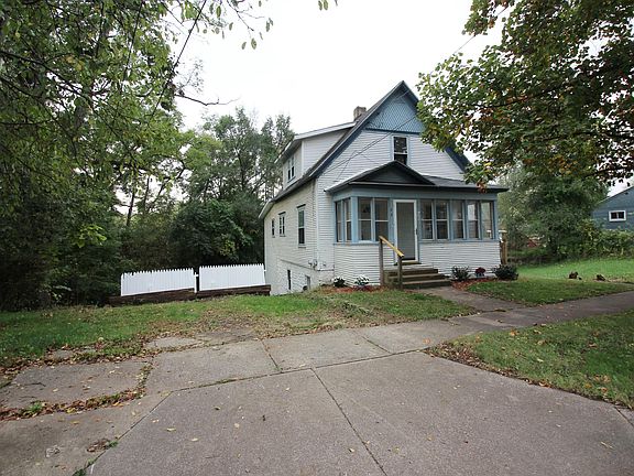 5th image of 72 Fairview Ave
