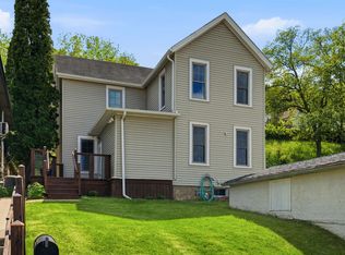 328 Chappel Ct, Dubuque, IA 52001