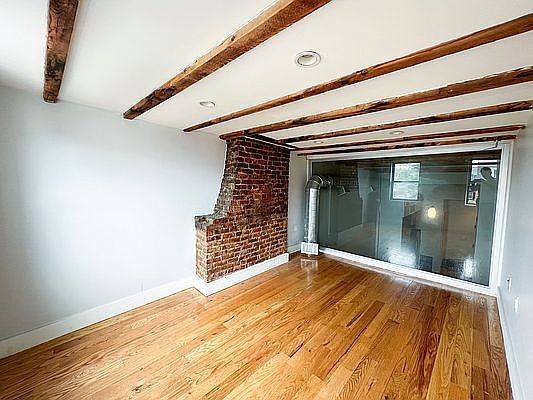 4th image of 91 Jefferson St #3