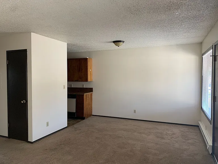 408 5th St — Photo 2