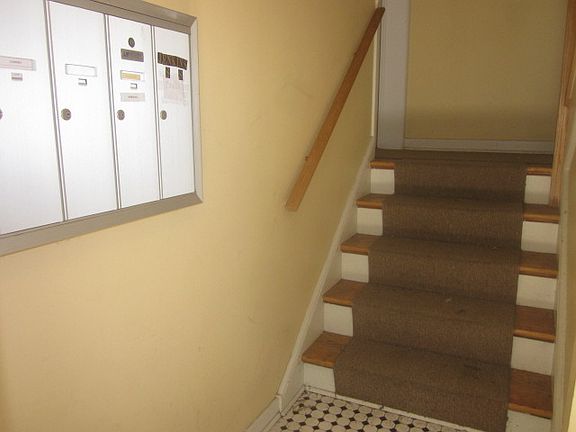 3rd image of 4836 Greenleaf St #1B