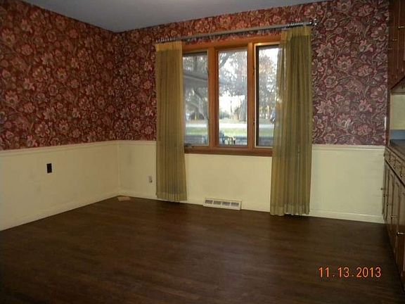 5th image of 1932 Kingsway Dr S