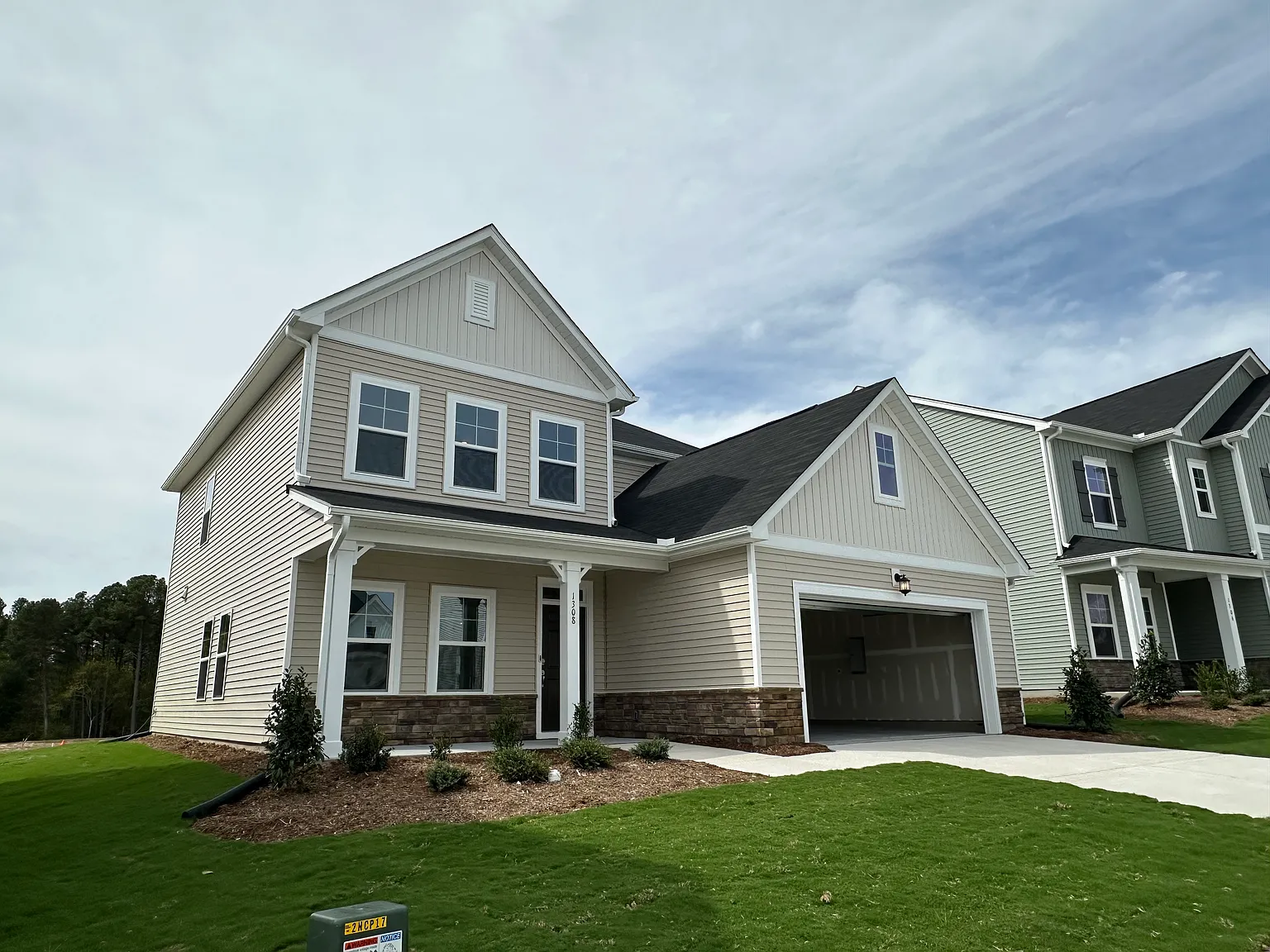 4 bed, 2472 sqft, $2,475 — Photo 2