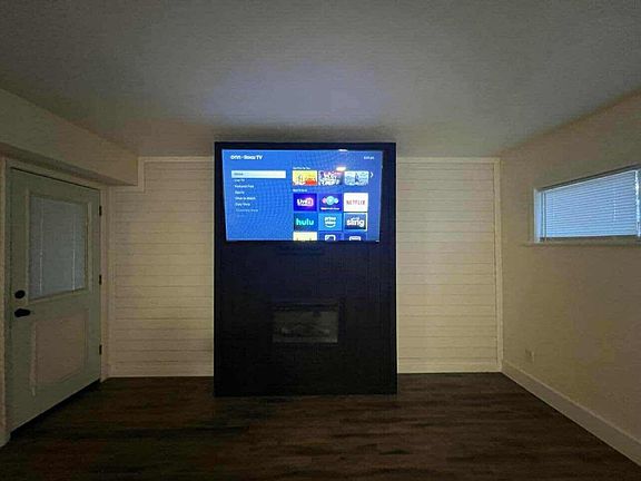 2nd image of 140 Doe Run Rd