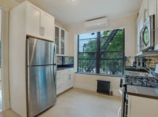 3036 14th St APT 2R, Astoria, NY 11102