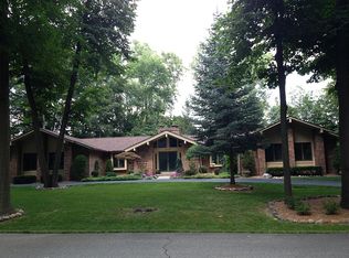 21328 Lauren Ln, Farmington Hills, MI 48335