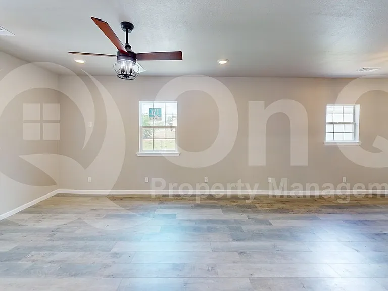 2209 Wellington St — Photo 6