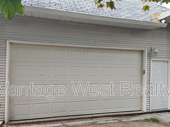 2nd image of 494B Sheila Cres