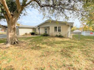 2262 Straight St, Harrah, OK 73045