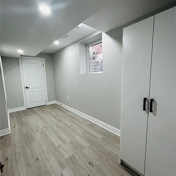 216 Woodbine Ave #BASEMENT — Photo 13