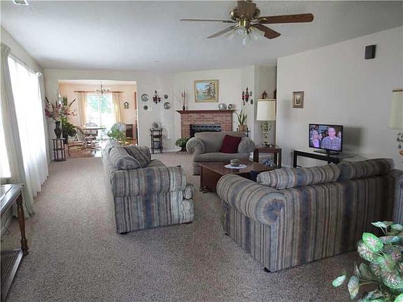 2nd image of 2208 Summerfield Dr