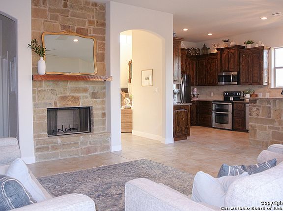 5th image of 234 River Forest Dr