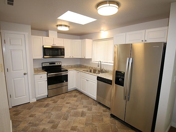4th image of 1410 S 85th St