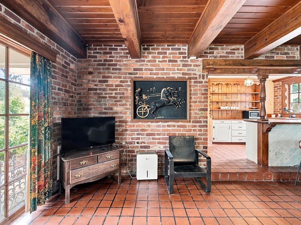 37th image of 841 Earley Farm Rd