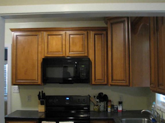 3rd image of 211 Colonial Dr