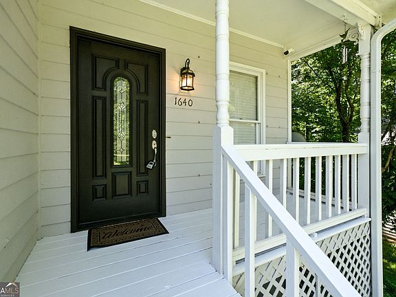 3rd image of 1640 Riverview Ct