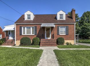 2526 Dorchester Dr NW, Roanoke, VA 24012