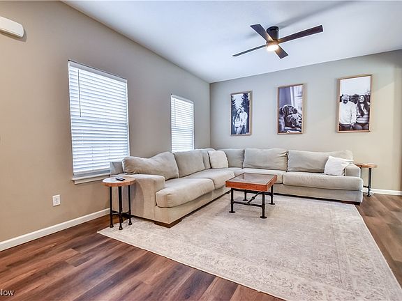 5th image of 5020 Lakeview Dr
