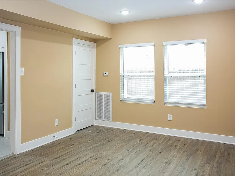 2301 Albans Rd — Photo 8