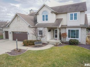 332 Keystone Dr, Chatham, IL 62629