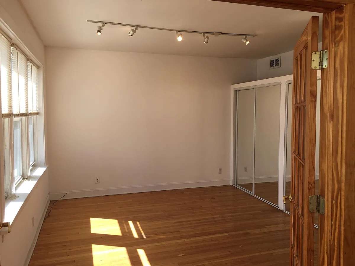 Large sunny bedrooms with Track lighting for your art - 3246 W Haddon Ave