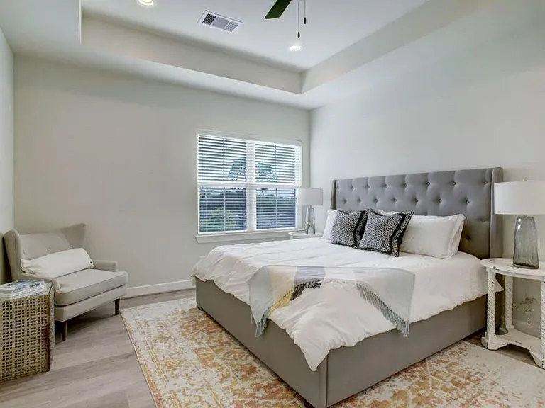 4907 Avenue J — Photo 12