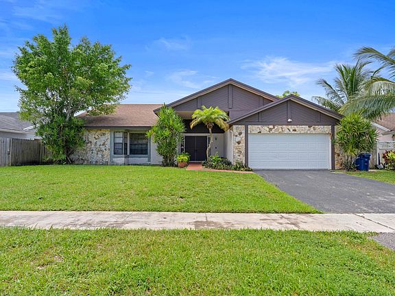 3rd image of 6900 NW 47th Place