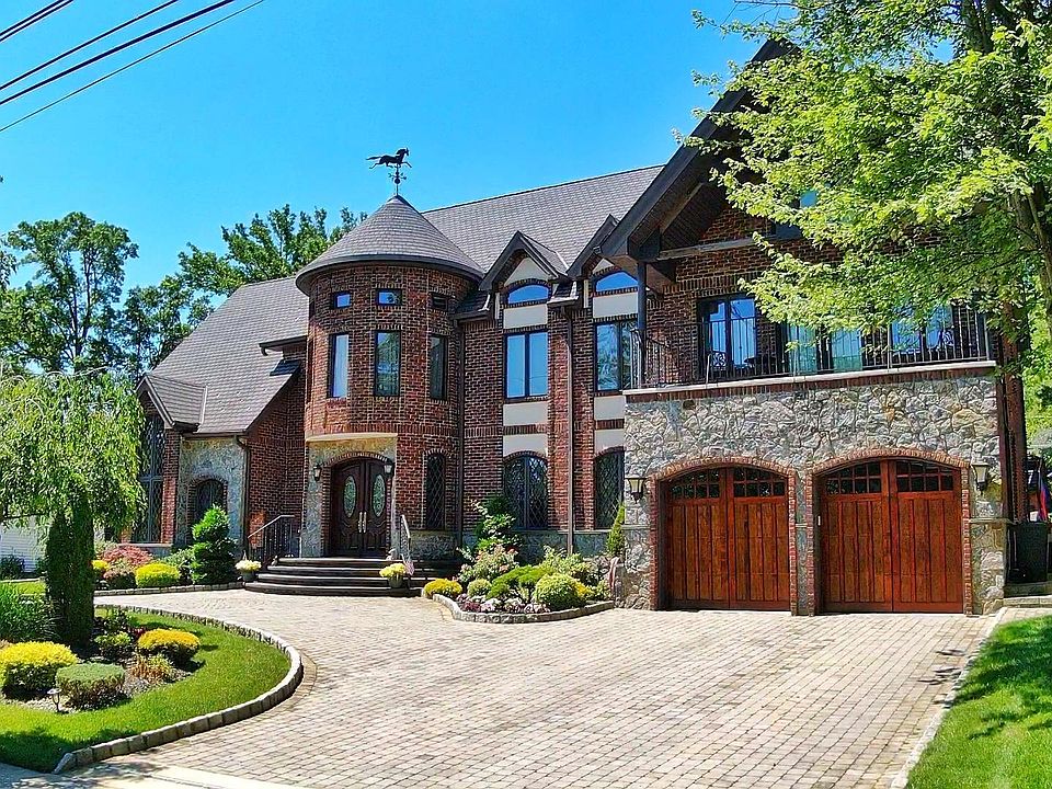 1st image of 86 Jarvis Ave