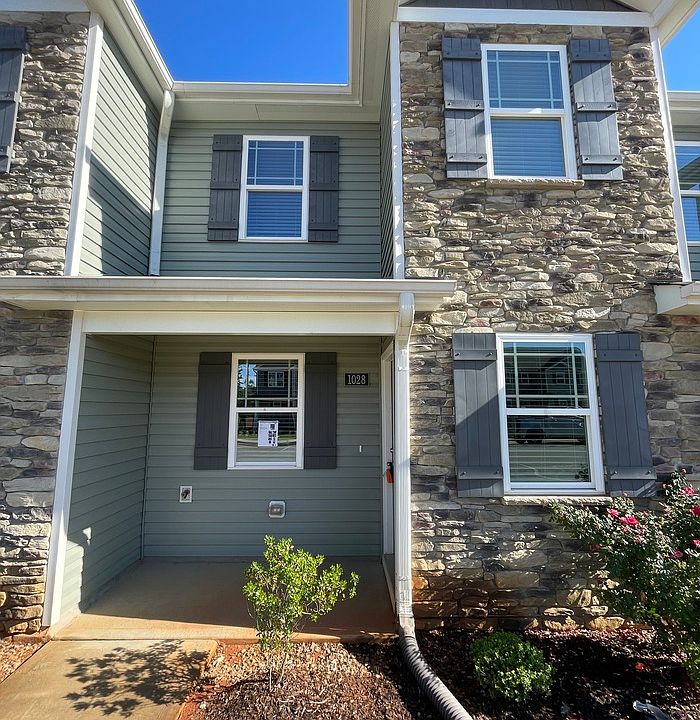 1st image of 1028 Peony Ln