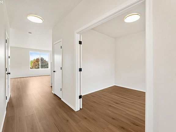 5th image of 1579 54th St