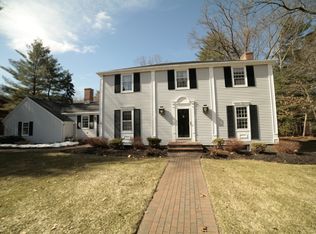24 Edgemere Rd, Lynnfield, MA 01940