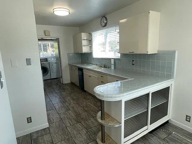 1100 2nd St — Photo 6