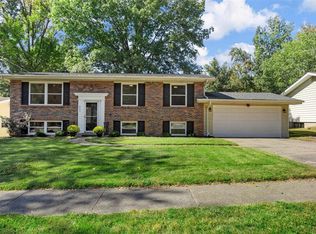 911 Brookvale Ter, Ballwin, MO 63021