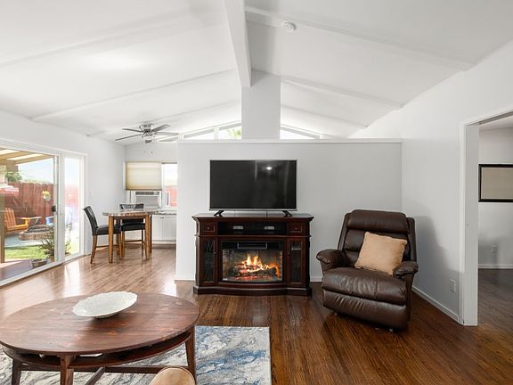 3rd image of 6490 Delbarton St