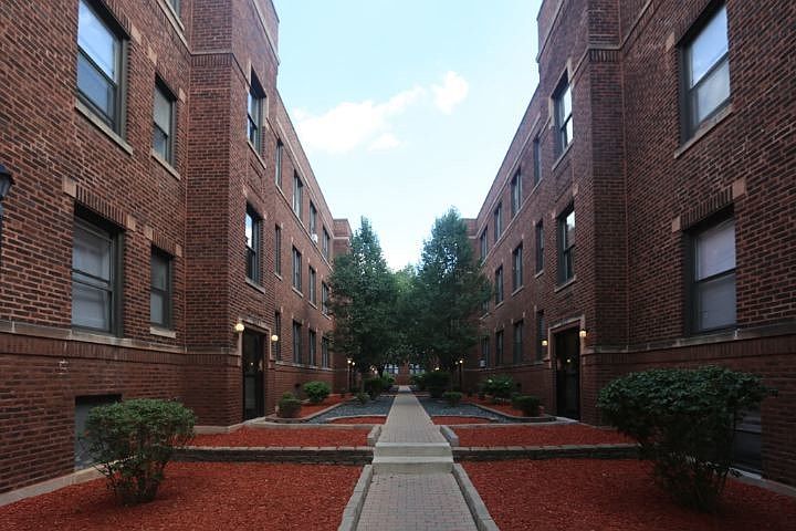 1st image of 3823.5 N Fremont St Unit W5