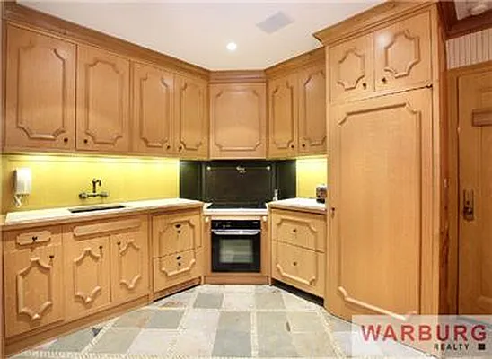 Sold by Warburg | media 1