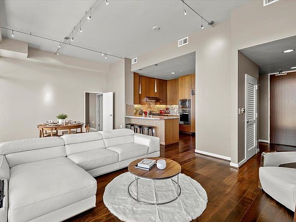 5th image of 38 N Almaden Blvd Unit 2209