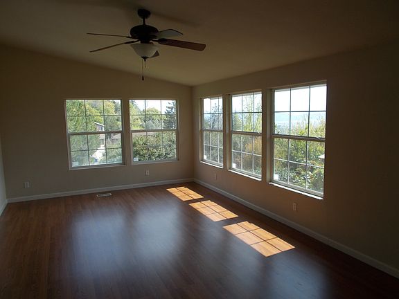 3rd image of 18221 Boxwood Ct