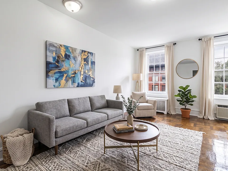 12 Perry St #4C