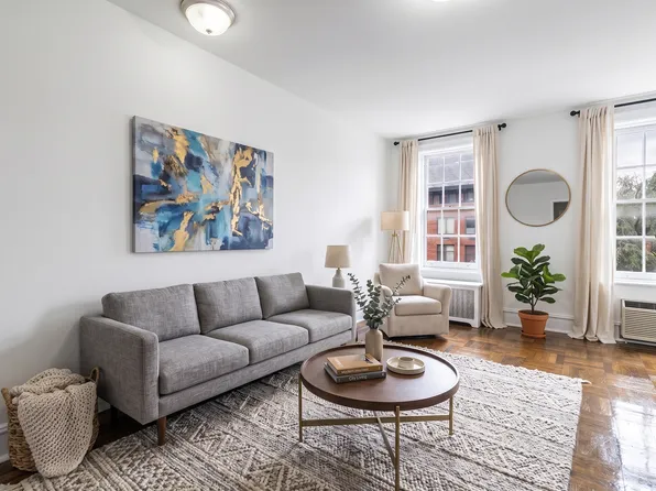 12 Perry St APT 4C, New York, NY 10014