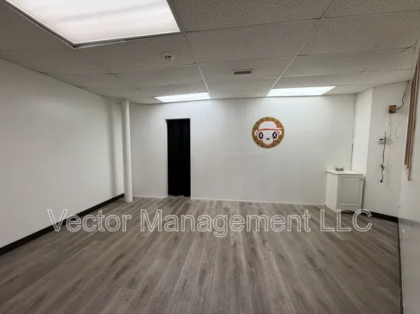 1158 Dixwell Ave #D, Hamden, CT 06514