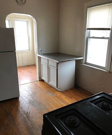 2nd image of 4200 S Fairfield Ave