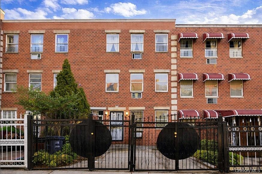 1st image of 2084 Davidson Avenue