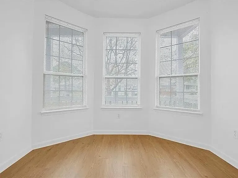 3 bed, 2.0 bath, 1500 sqft, $1,800 — Photo 2