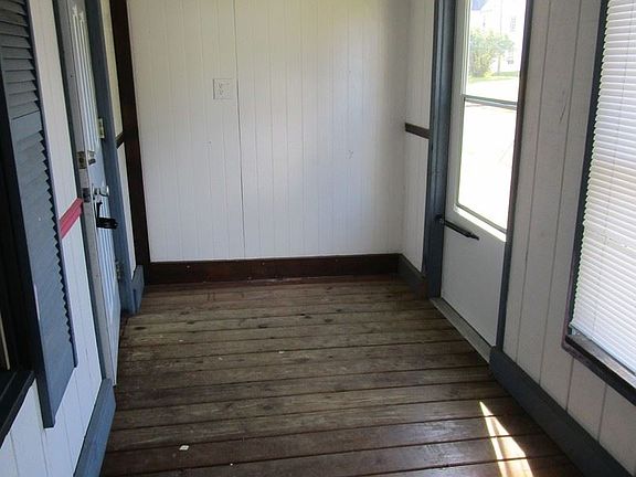 2nd image of 520 S Shipley St