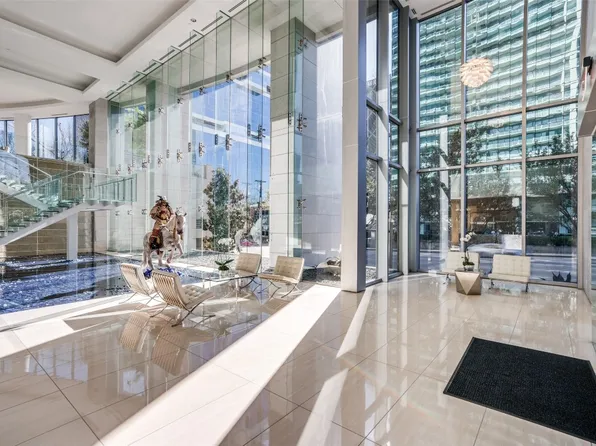 2900 McKinnon St APT 401, Dallas, TX 75201