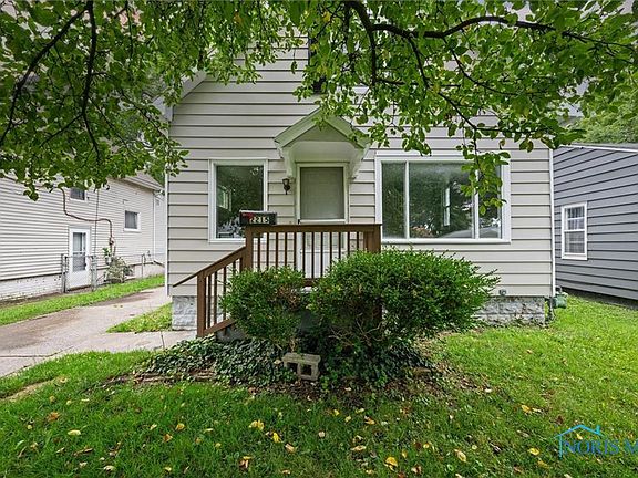 3rd image of 2215 Dunham St