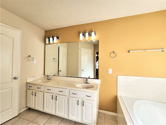 primary bath_01132023